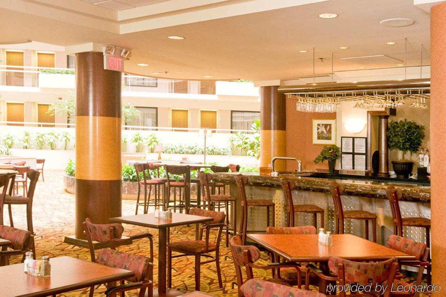 Embassy Suites By Hilton Atlanta Galleria Смирна Ресторан фото